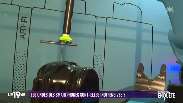 19h45 - M6 - 12-09-2024 , Danger du Smartphone